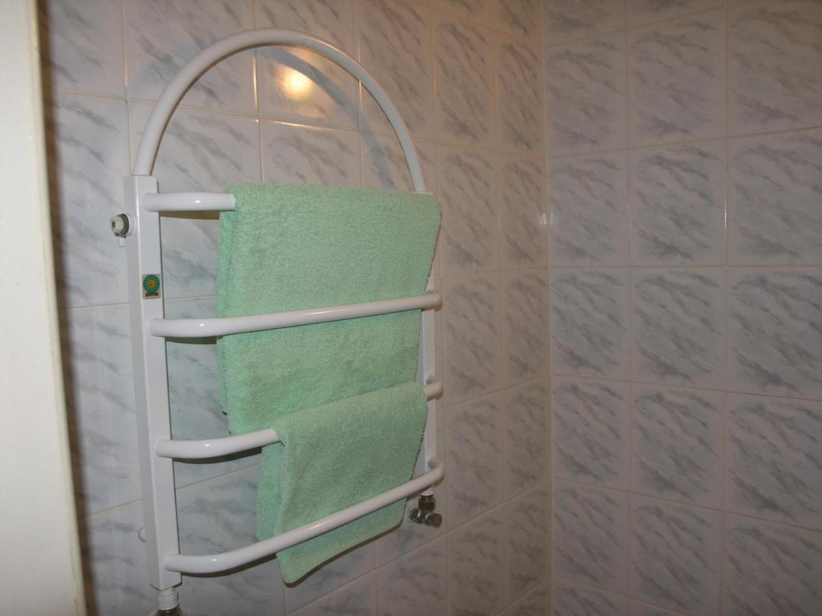 Banderstadt Hotel Ivano-Frankivsk Habitación foto